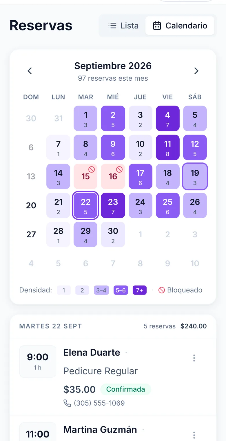 Calendario mensual de Tase Booking con los días coloreados según cuántas citas tienen.